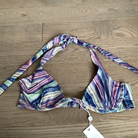 NWT Frankie’s Bikinis x Hailee Steinfeld Bikini Top - Picture 4 of 7